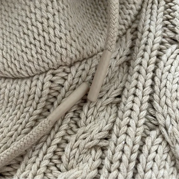 L.L. Bean Beige Cable Knit Turtleneck Sweater - Picture 5 of 15